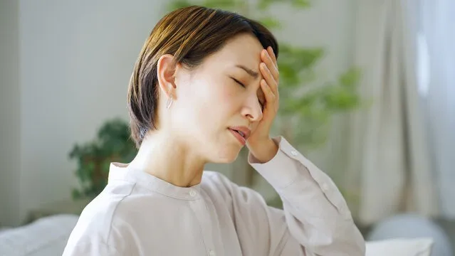 【肩こりが頭痛の原因になる?】つらい頭痛につながる体の仕組みとは/自律神経調整サロンHararie〜はらりえ〜